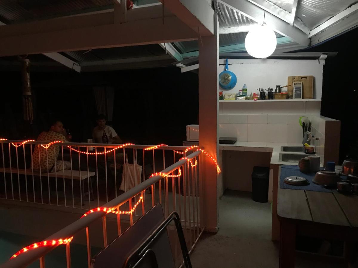 Hostel Lions Mambajao Exteriör bild