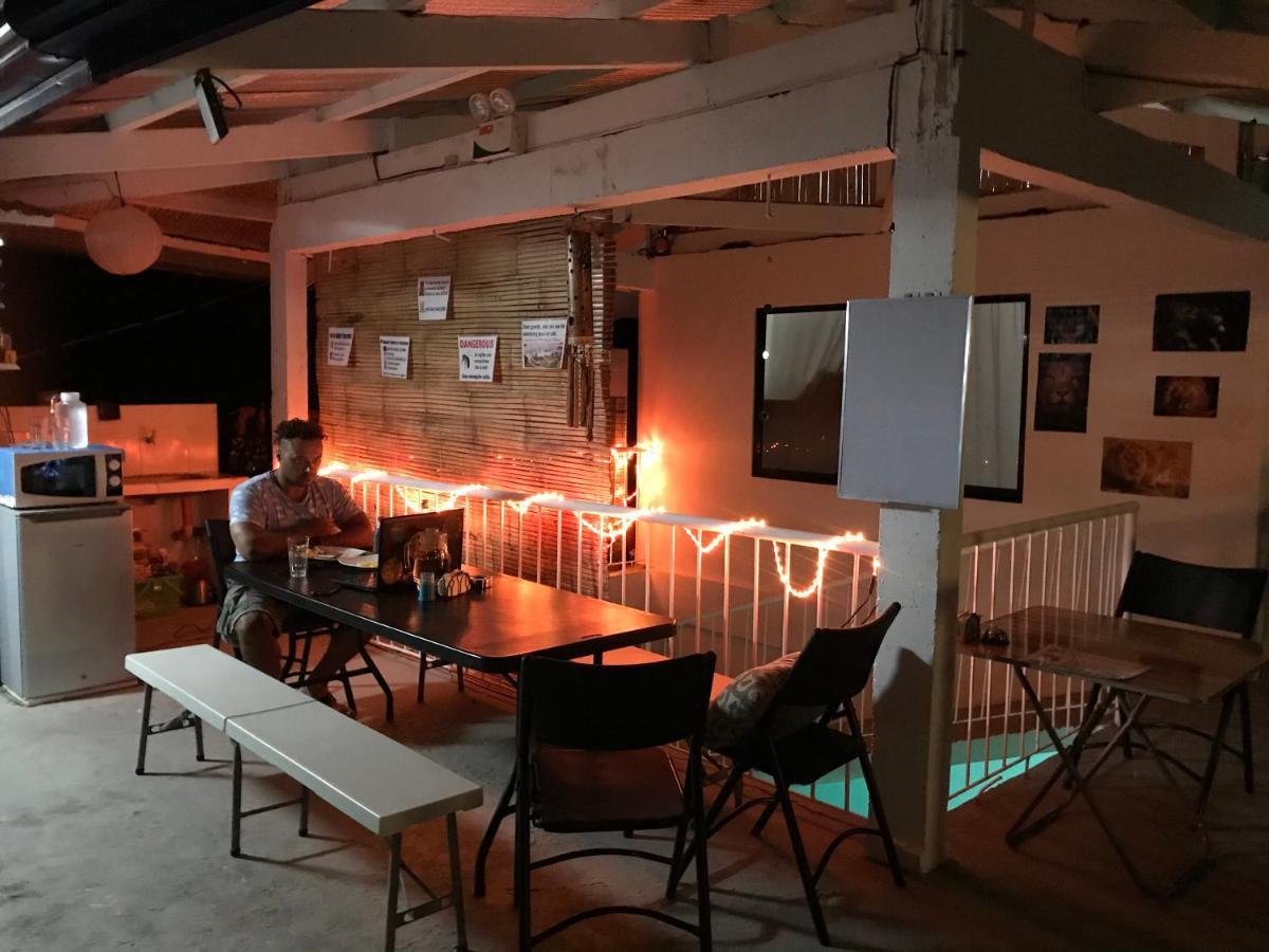 Hostel Lions Mambajao Exteriör bild