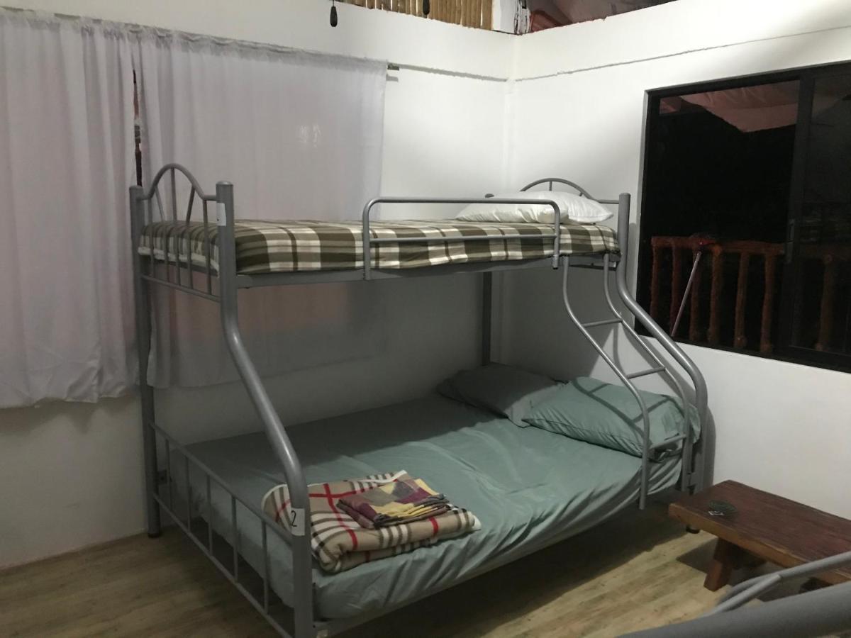 Hostel Lions Mambajao Exteriör bild